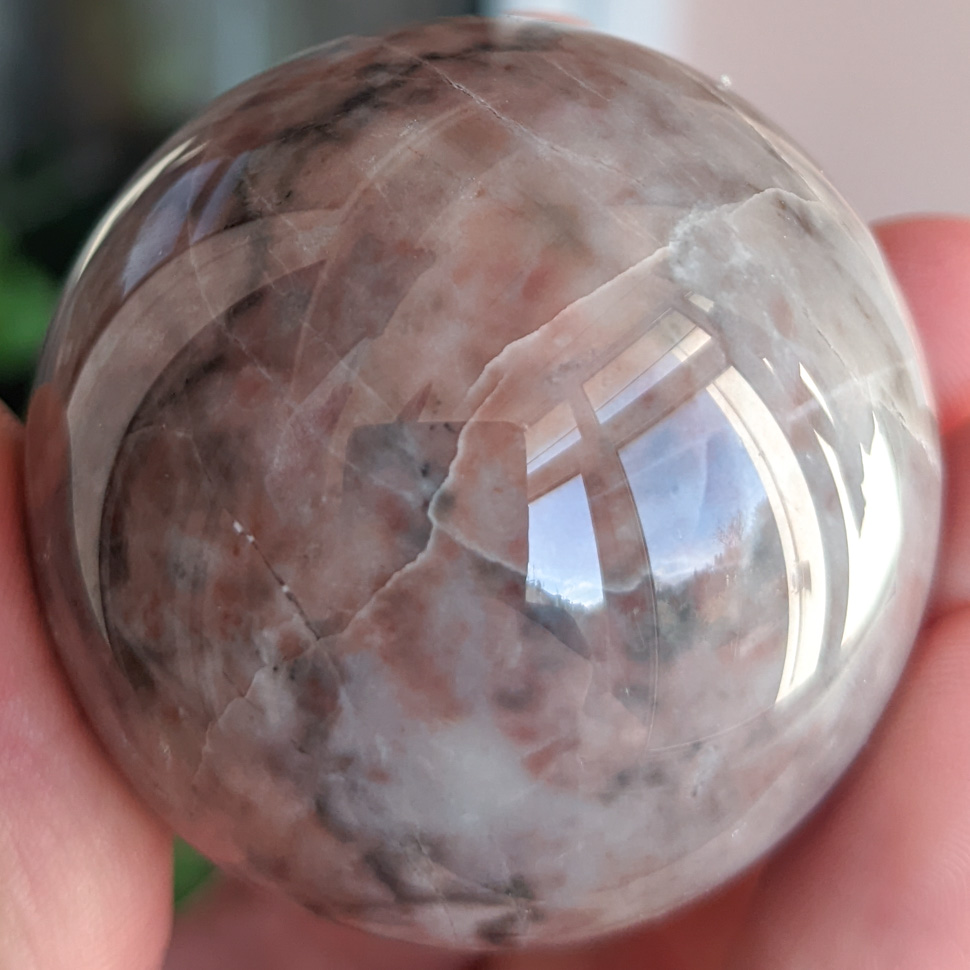 Шар из кораллового камня KOR121