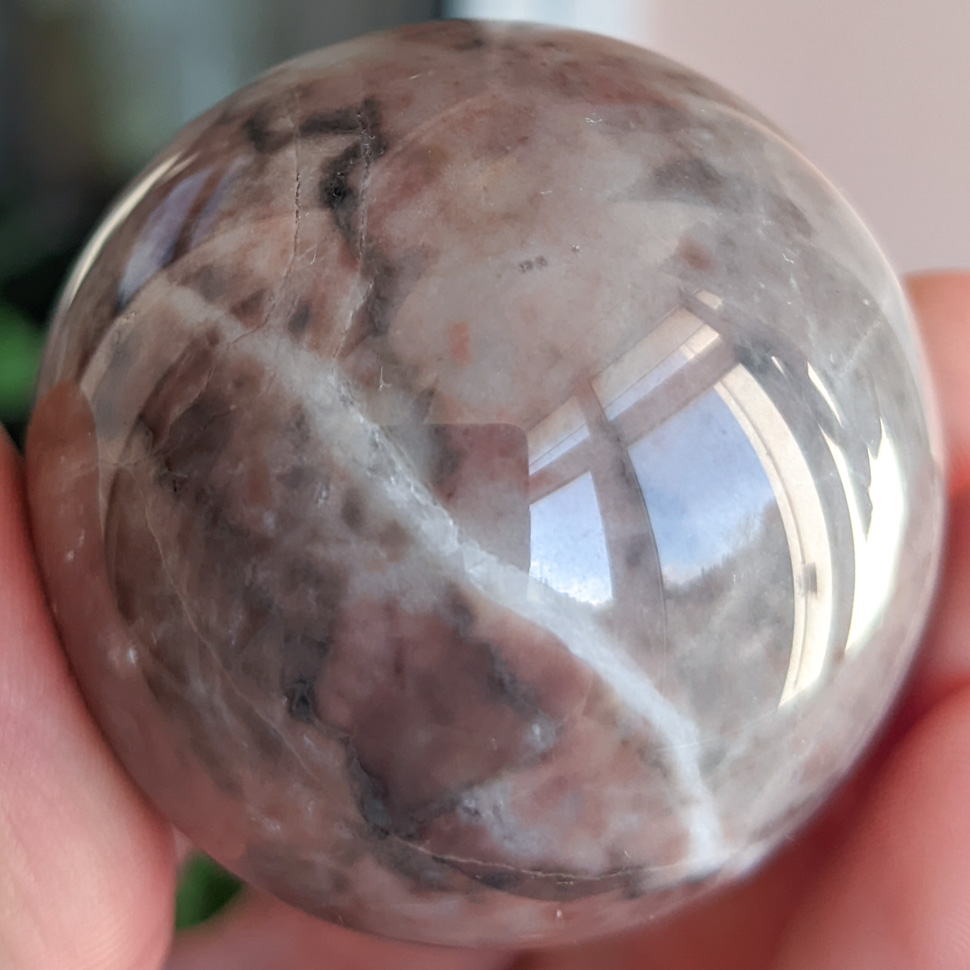 Шар из кораллового камня KOR121