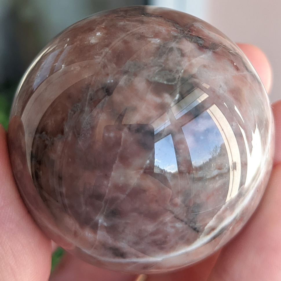Шар из кораллового камня KOR121